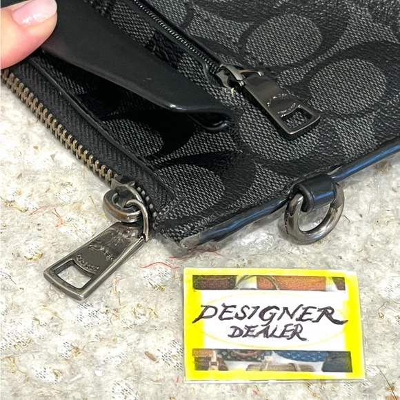 COACH Pouch In Signature Canvas Black And Gray # 29508 - Picture 11 of 11